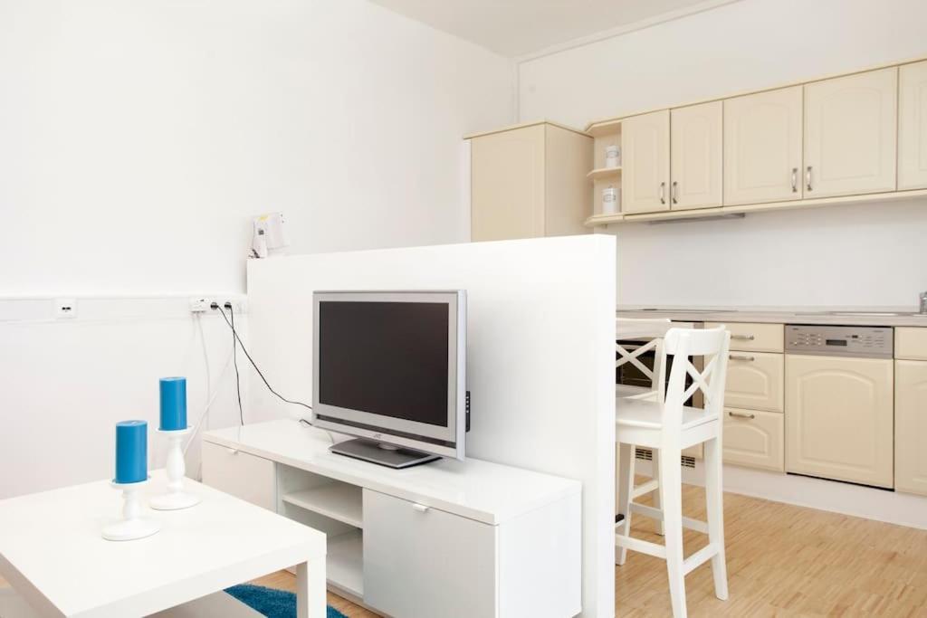 Exclusive 2-Room Souterrain Apartment Nuremberga Exterior foto