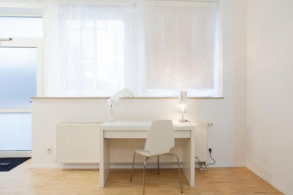 Exclusive 2-Room Souterrain Apartment Nuremberga Exterior foto